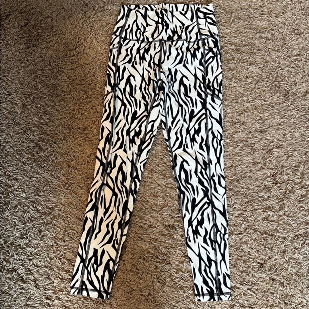 Zyia Active Zebra light n tight pocket